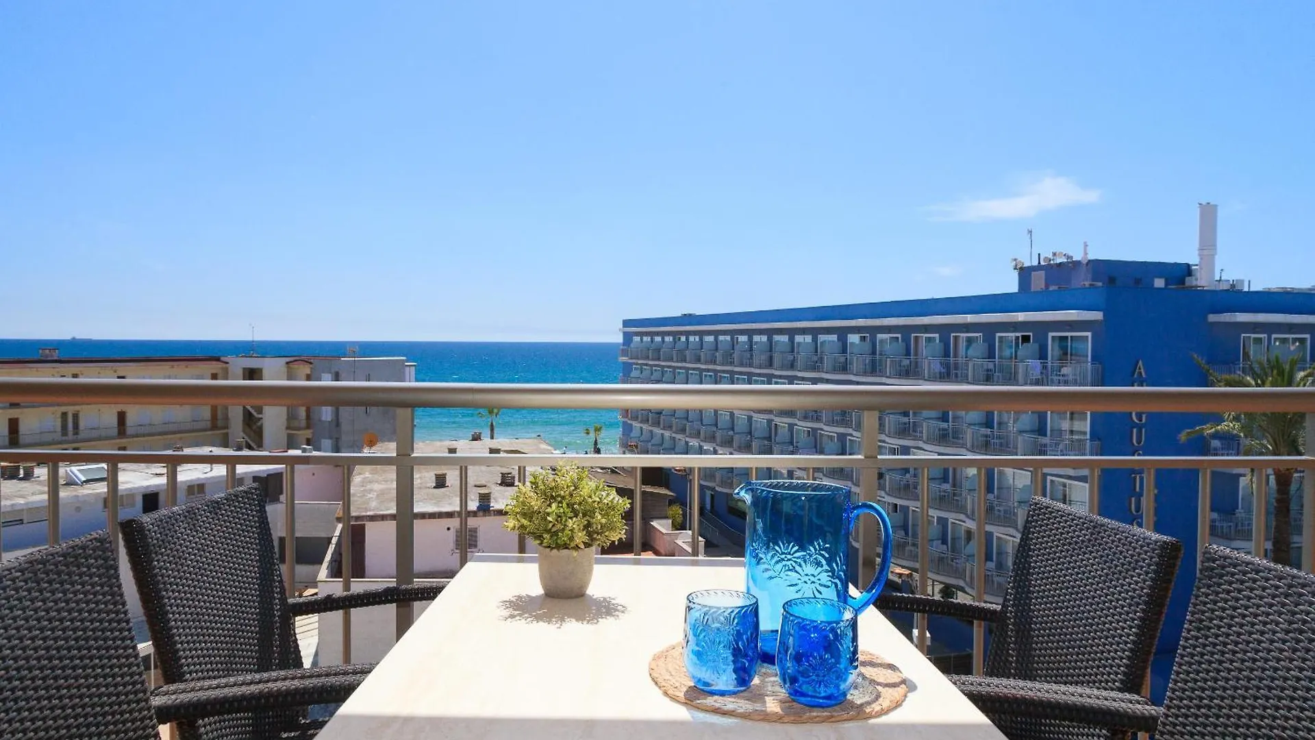 Uhc Virgen Del Carmen Apartments Cambrils